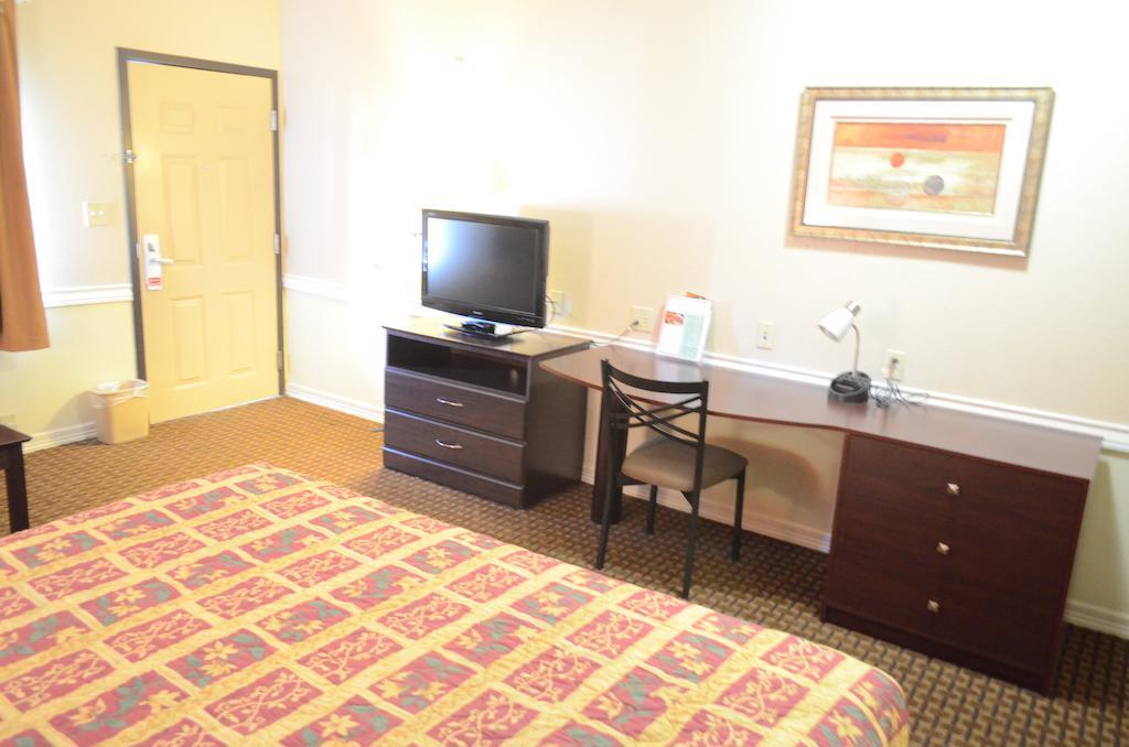 Budget Host Inn & Suites Humble Quarto foto